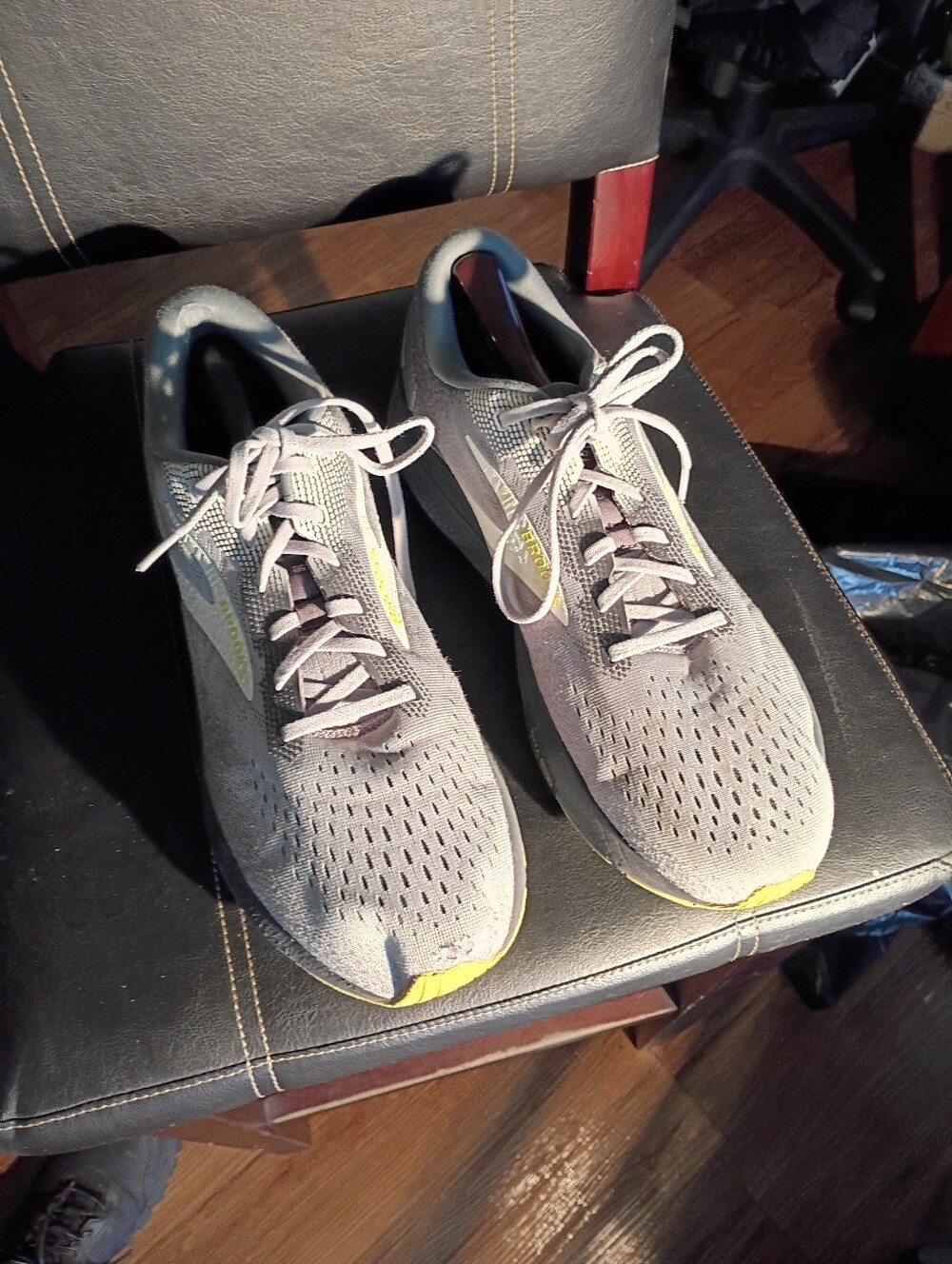 Brooks Breathable Men's Gray Athletic Running Shoes with Yellow Accents